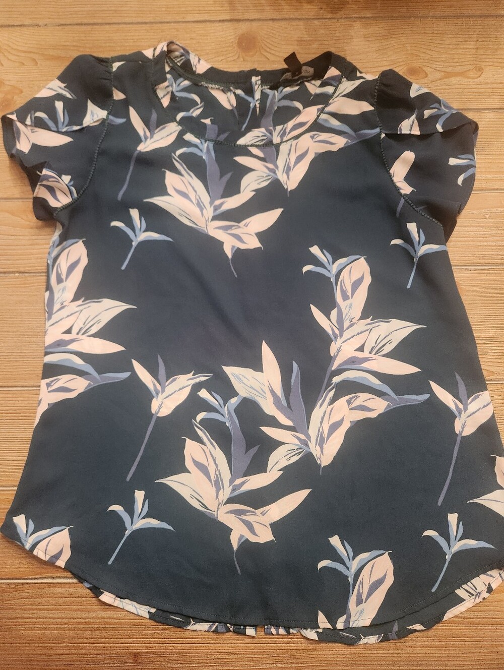 Women’s Navy Floral Short-Sleeve Blouse